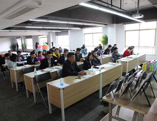 我团体举行四时度供给商产物推介会